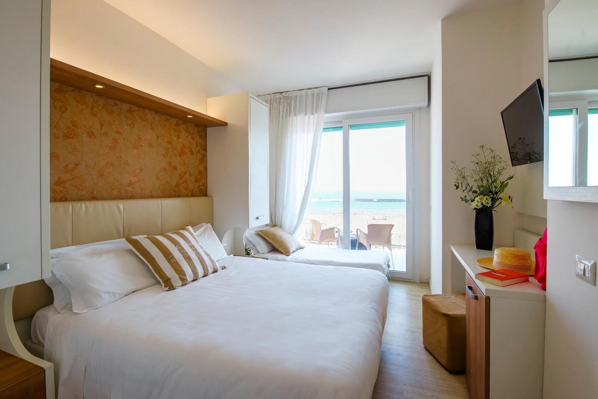 Eurhotel Rimini Ngoại thất bức ảnh